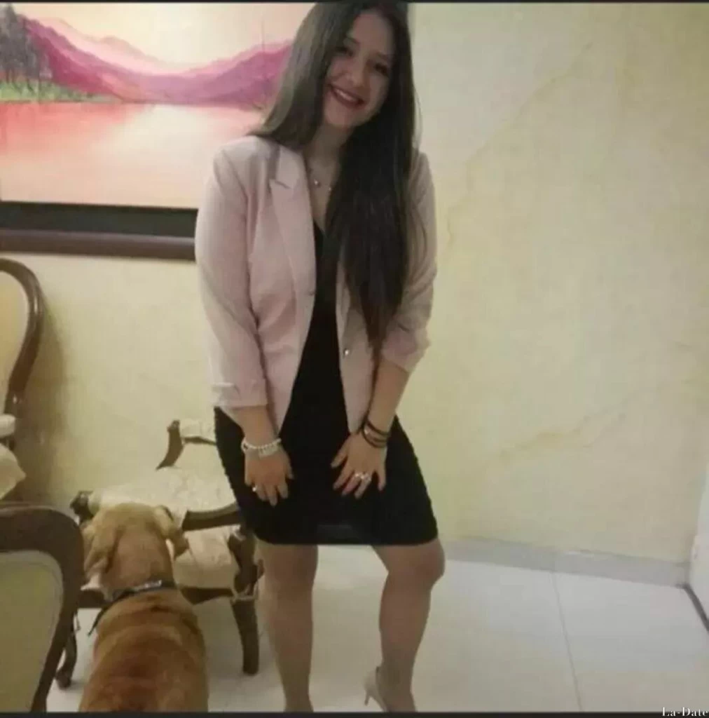 Laura Profile image 4