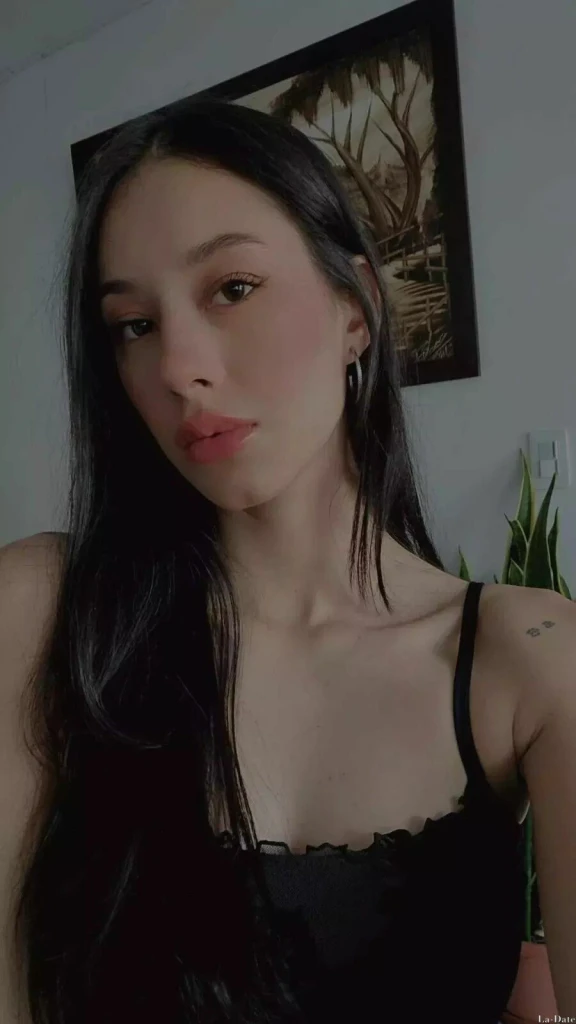 Naomi Profile image 4