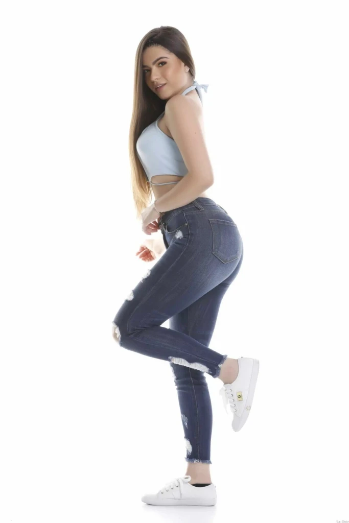 Yenis Profile image 4