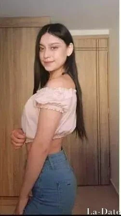 Alejandra Profile image 2