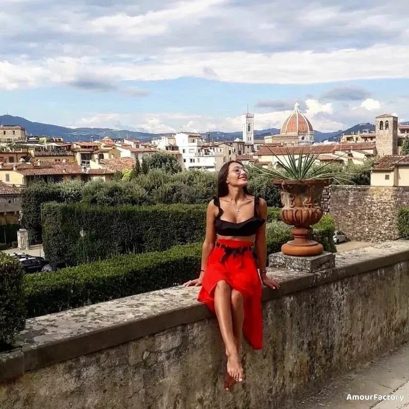 Elena Profile image 2