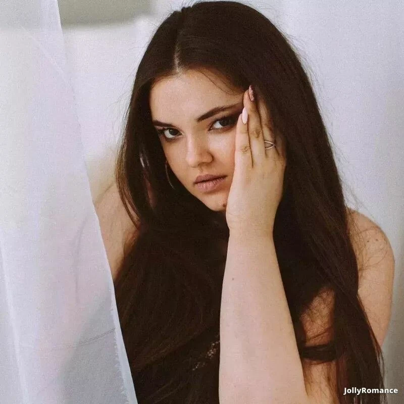 Aleksandra Profile image 2