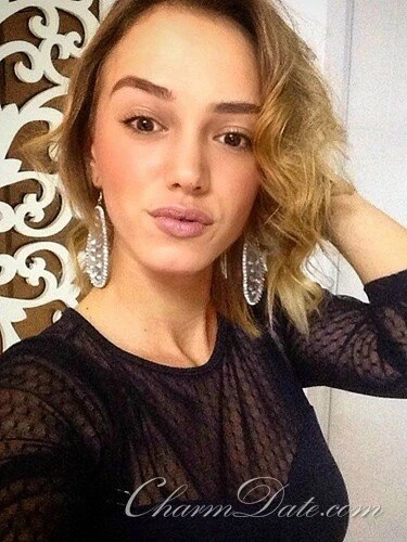 Juli Profile image 1