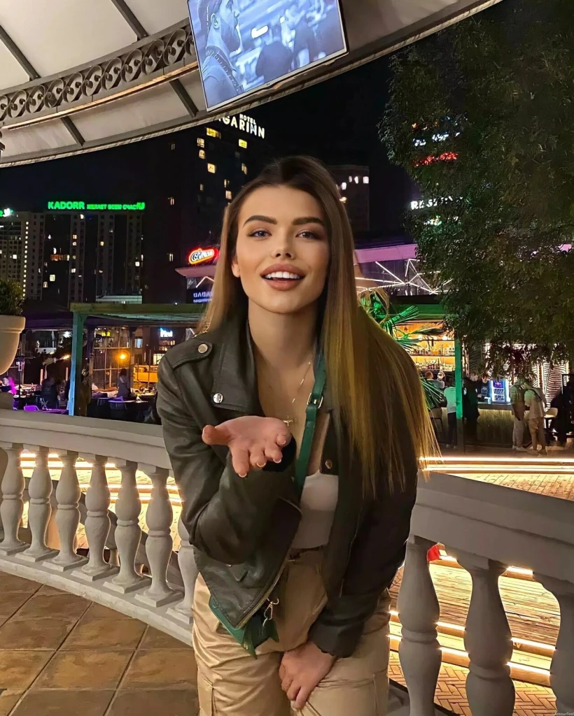 Alena Profile image 4