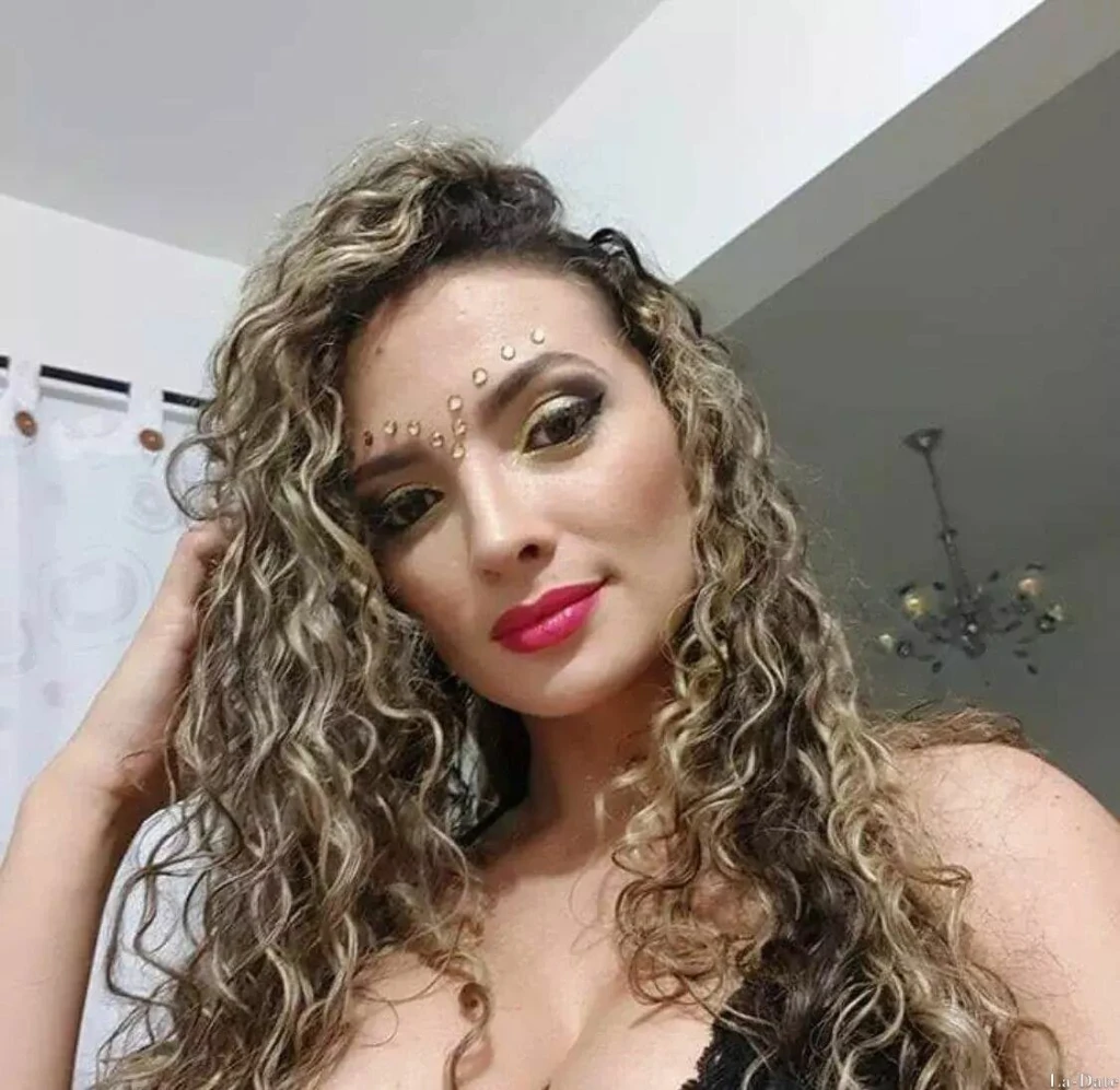 Luisa Profile image 2