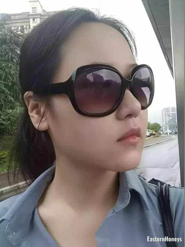Li Li Profile image 1