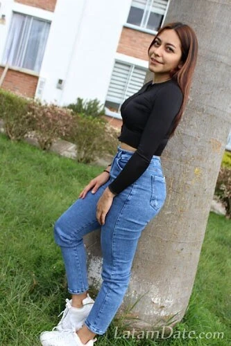 Anyeli Profile image 1