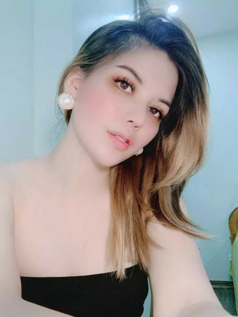 Vivian Profile image 3