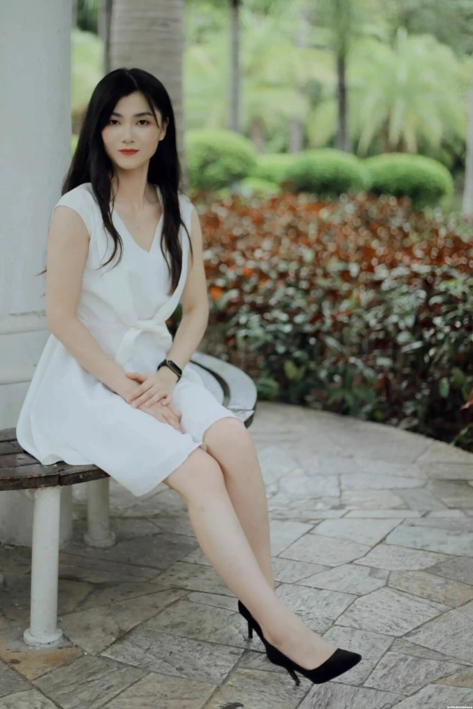 HaiLi Profile image 2