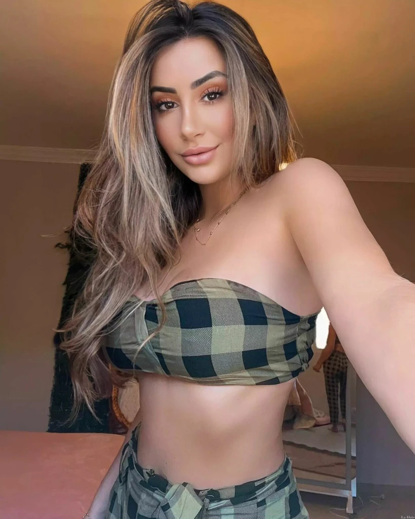 Florence Profile image 4